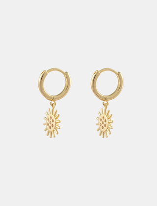 ARETES HUGGIES EN CHAPA DE ORO CON DIJE DE SOL Y DETALLES EN ZIRCONIA DE 2.5 CM DE LARGO - MICHELLE ACCESORIOS