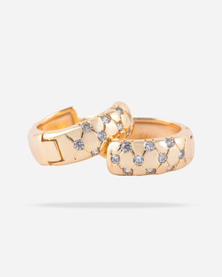 ARETES HUGGIES EN CHAPA DE ORO Y DETALLES DE PEDRERÍA MEDIANA - MICHELLE ACCESORIOS