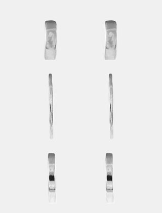 SET DE 3 PARES DE ARETES DE BISUTERIA TIPO BROQUEL MARTILLADO DE DIVERSAS FORMAS EN COLOR PLATA - MICHELLE ACCESORIOS