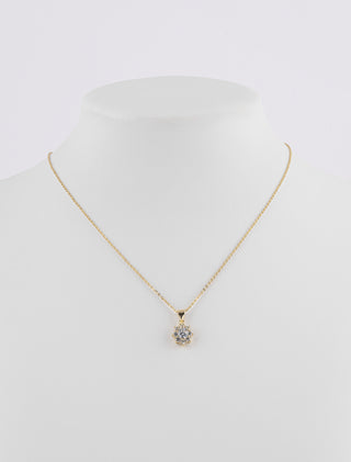 SET EN CHAPA DE ORO COLOR DORADO DE LA COLECCIÓN EL ARTE DE SER MAMÁ DE ARETES TIPO BROQUEL Y COLLAR CON DIJE DE FLOR CON PIEDRA DE ZIRCONIA INCLUYE CAJA DE REGALO PARA MAMÁ - MICHELLE ACCESORIOS